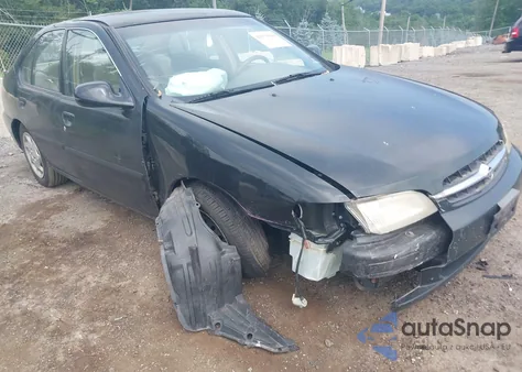 1998 Nissan Altima Gle/Gxe/Se/Xe z USA, uszkodzony, nr VIN 1N4DL01D8WC160134